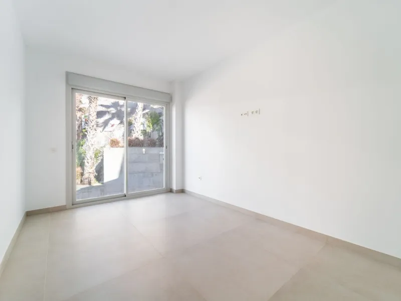 Brand new south facing penthouse duplex, located in the exclusive urbanization of Stupa Hills. The property consists of hall, 3 bedrooms with built-in wardrobes and electric blinds, bathroom and guest toilet, open plan kitchen fully furnished and equipped