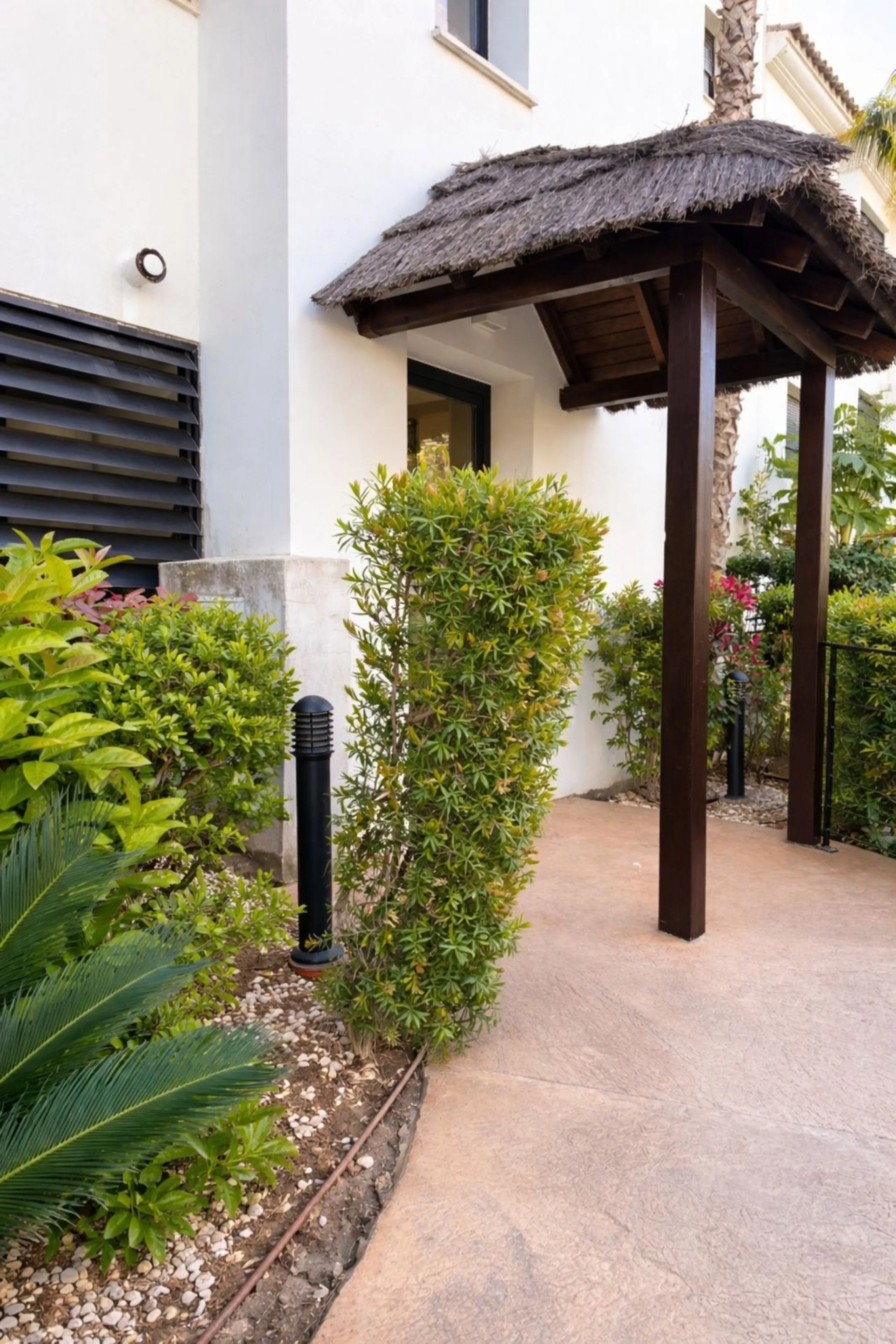 Apartment - Middle Floor Apartment в продаже в Estepona, Málaga. В доме 2 спален и 2 ванных комнат. Площадь дома 138 м²