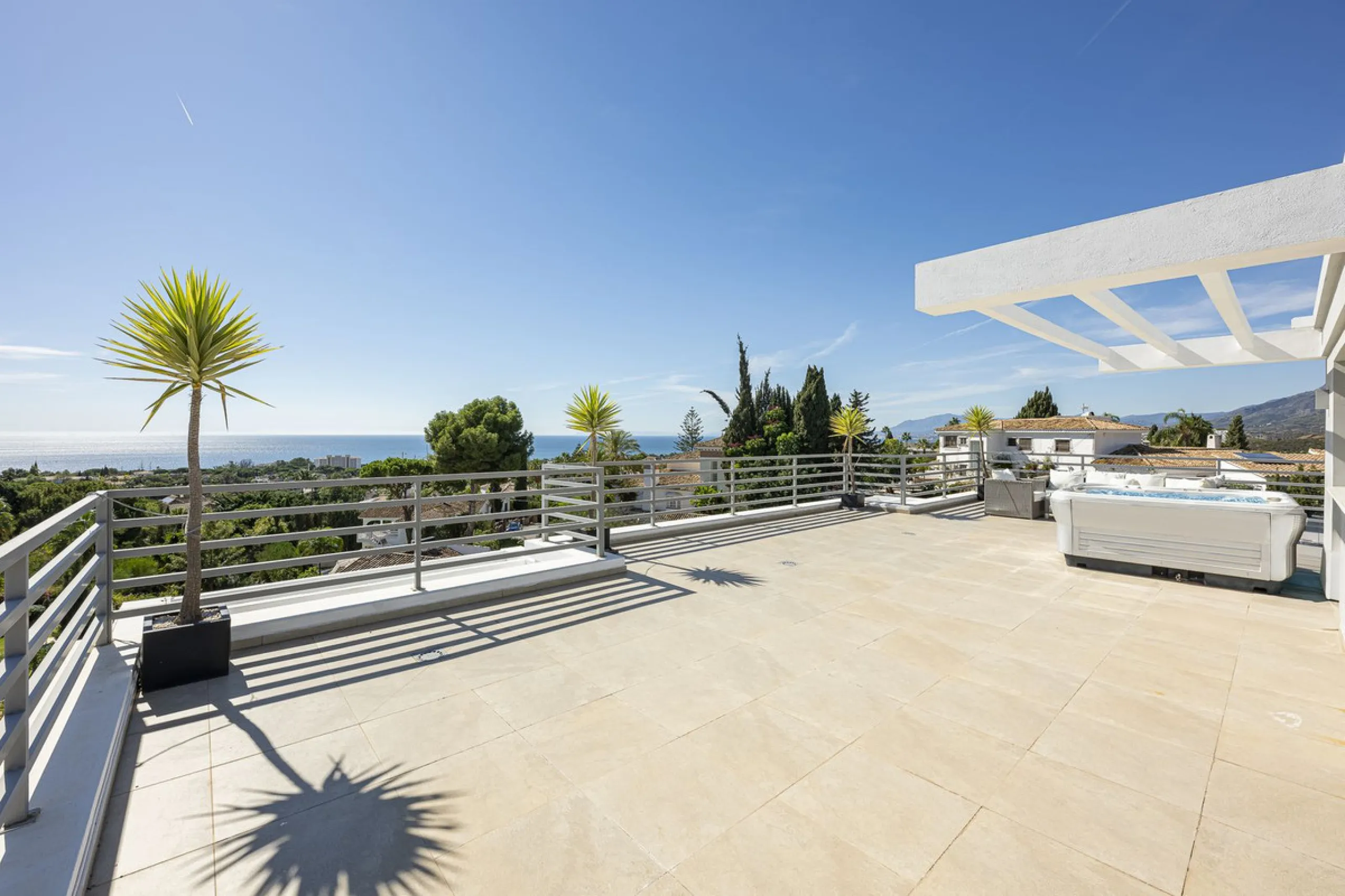 Fabulous private villa with frontal sea views.