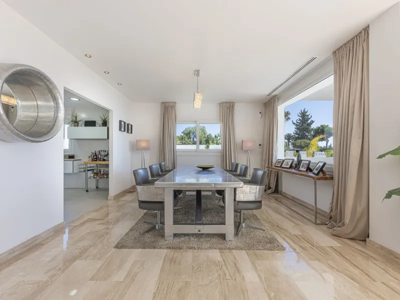 Fabulous private villa with frontal sea views.