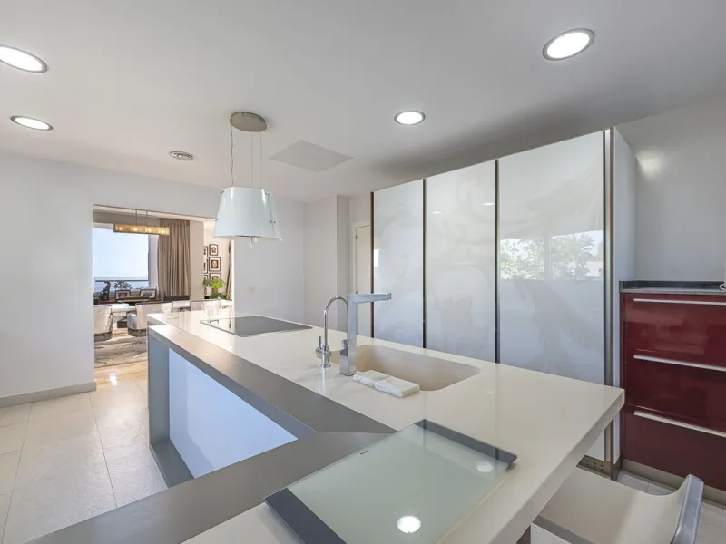 Fabulous private villa with frontal sea views.