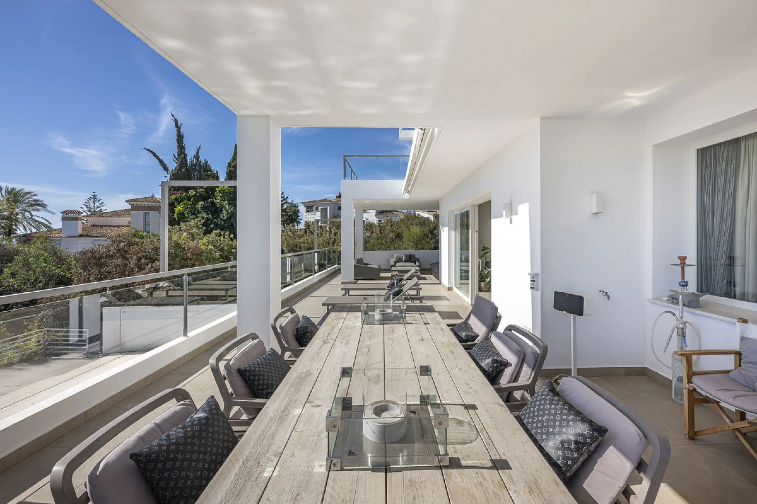 Fabulous private villa with frontal sea views.