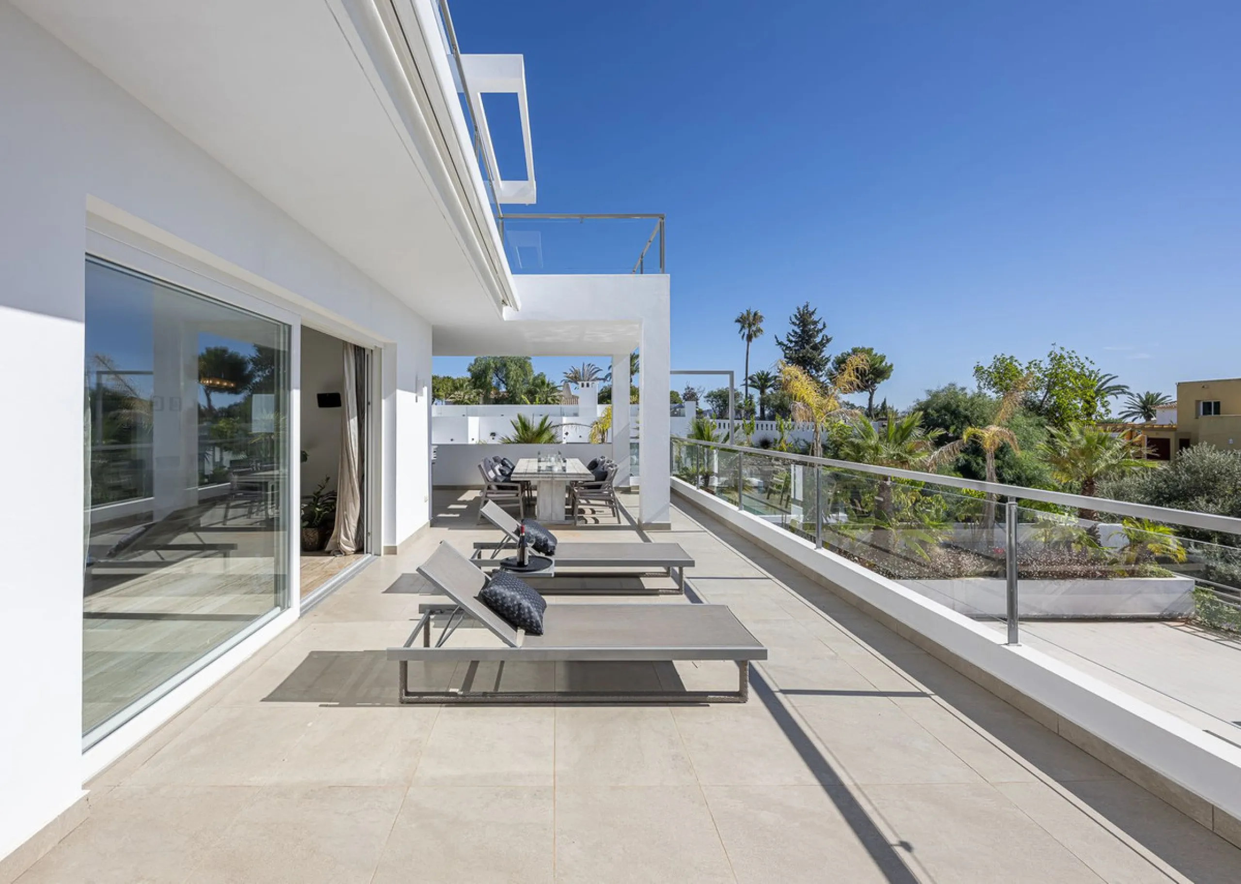 Fabulous private villa with frontal sea views.