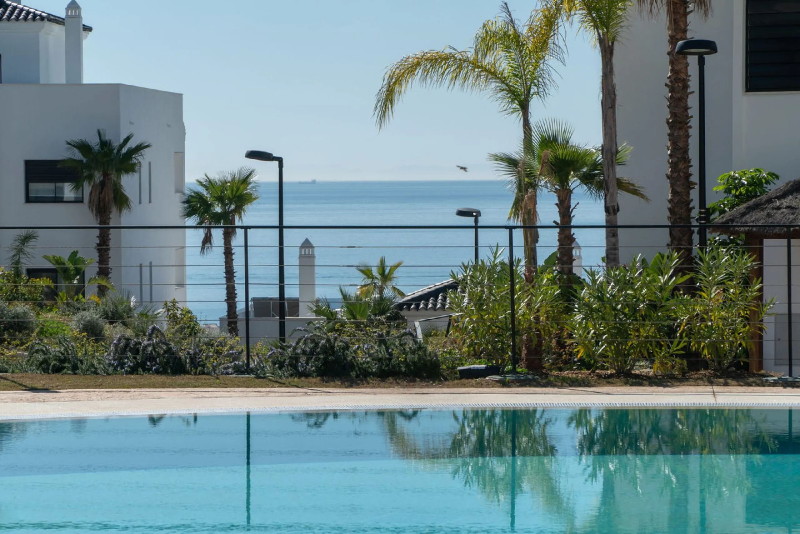 Apartment - Middle Floor Apartment в продаже в Estepona, Málaga. В доме 2 спален и 2 ванных комнат. Площадь дома 138 м²