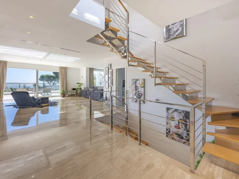 Fabulous private villa with frontal sea views.