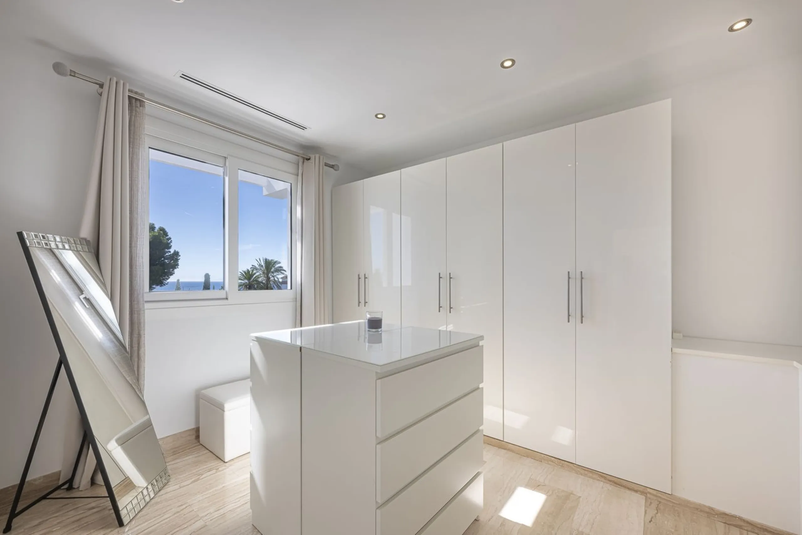 Fabulous private villa with frontal sea views.