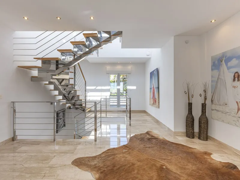 Fabulous private villa with frontal sea views.