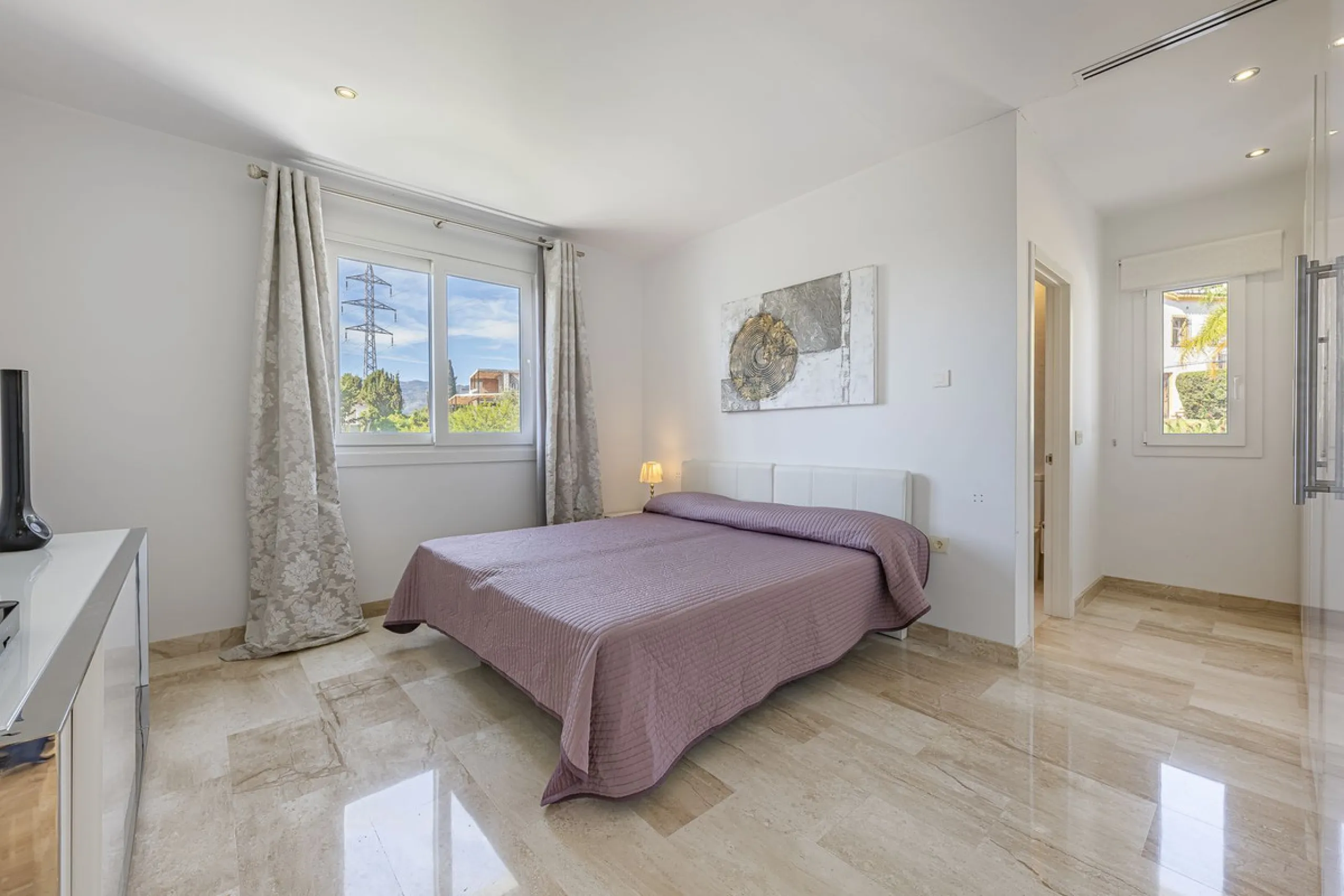 Fabulous private villa with frontal sea views.