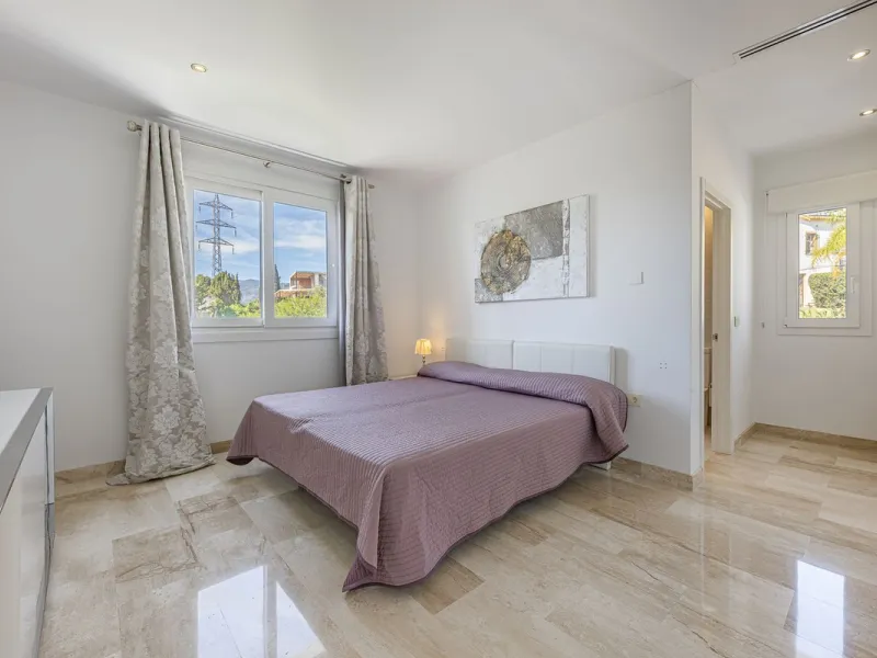 Fabulous private villa with frontal sea views.
