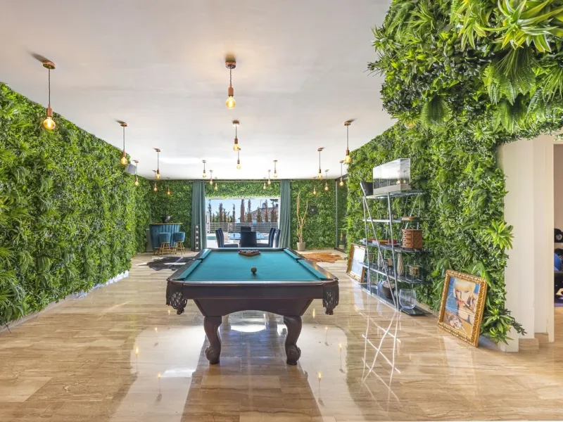 Fabulous private villa with frontal sea views.