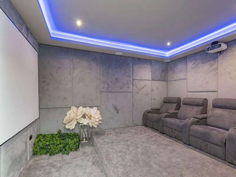 Fabulous private villa with frontal sea views.