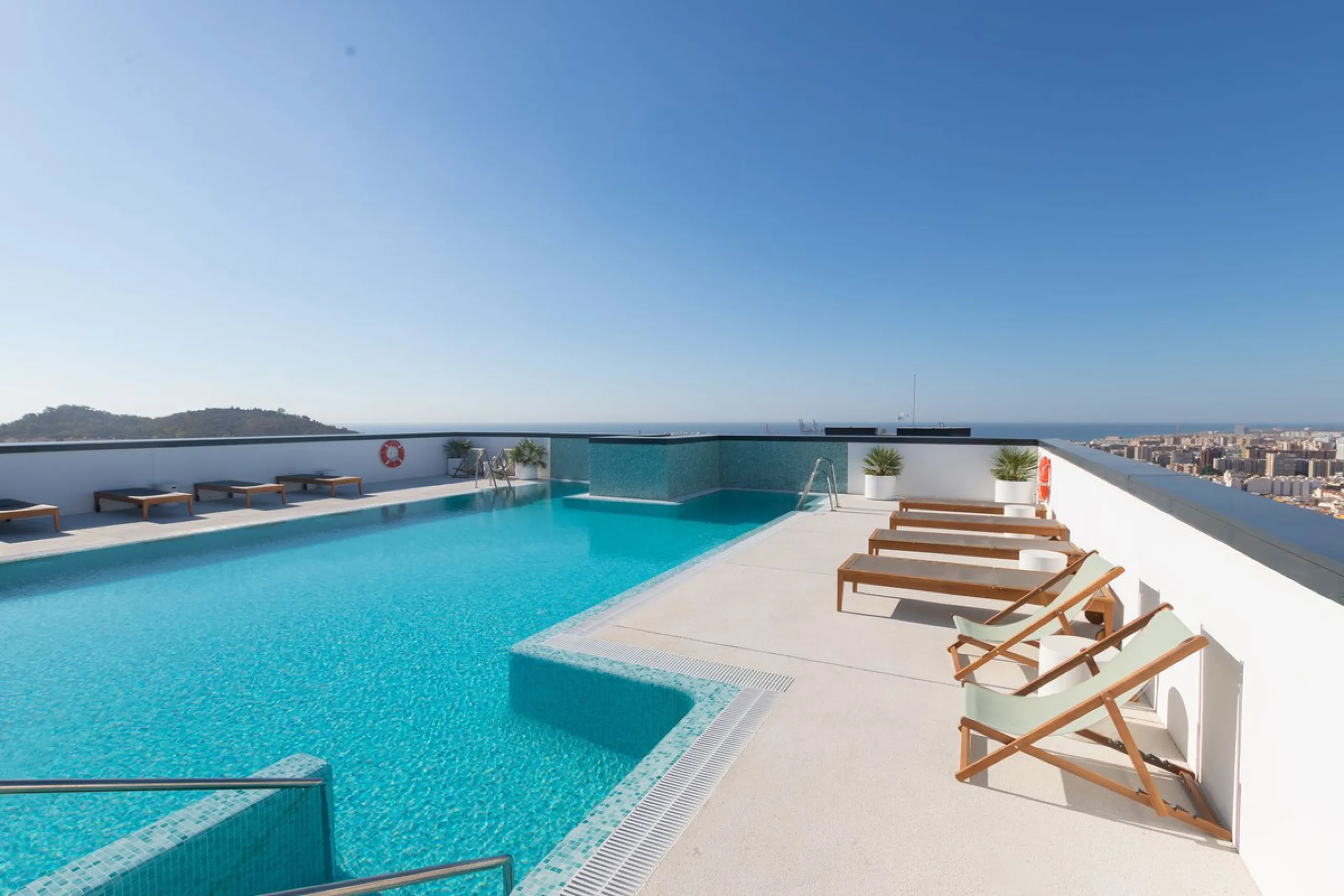 Apartment - Middle Floor Apartment в продаже в Málaga, Málaga. В доме 2 спален и 2 ванных комнат. Площадь дома 112 м²