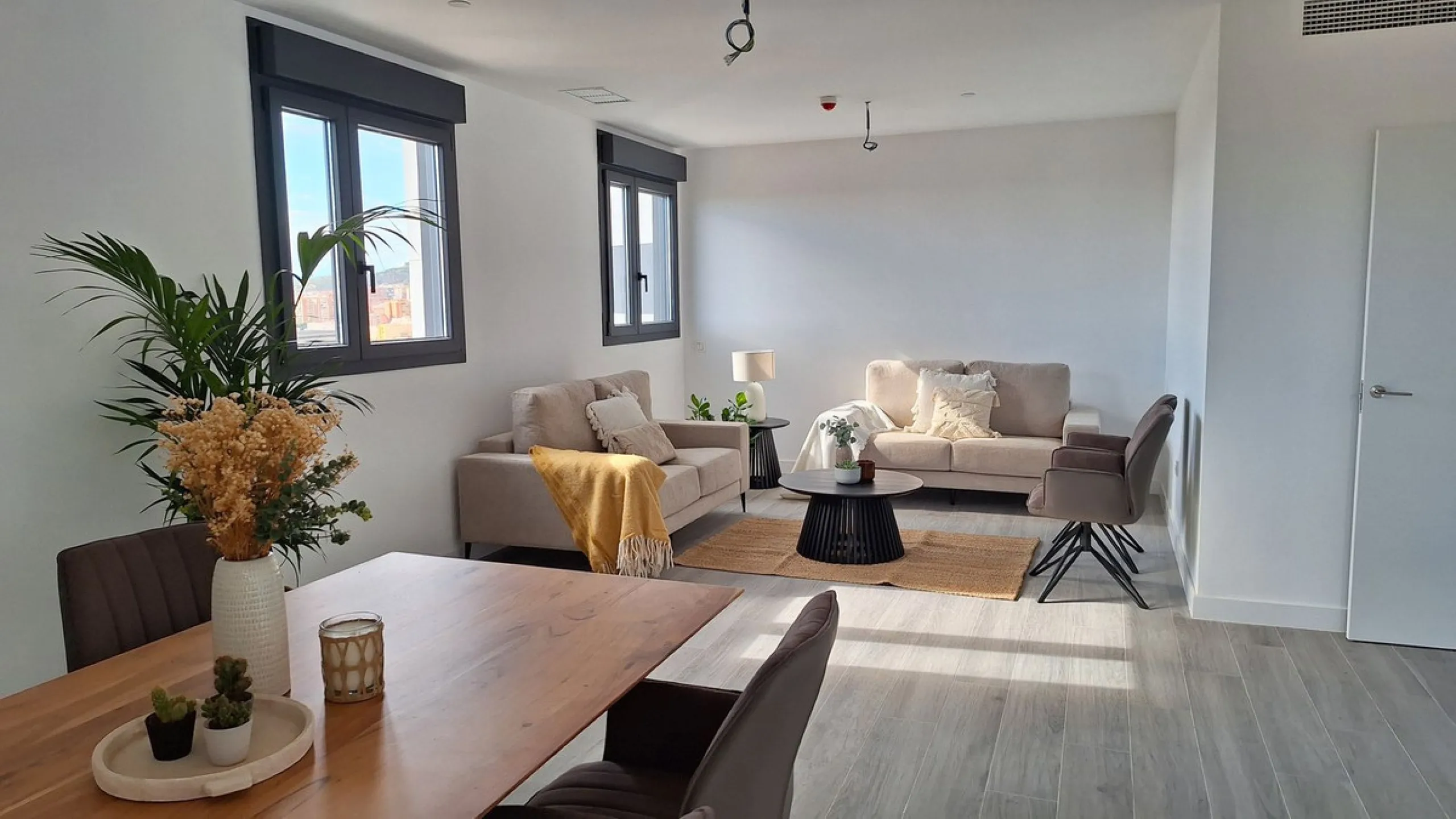 Apartment - Middle Floor Apartment в продаже в Málaga, Málaga. В доме 2 спален и 2 ванных комнат. Площадь дома 112 м²