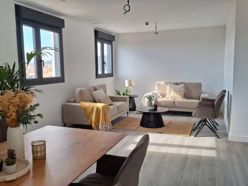 Apartment - Middle Floor Apartment в продаже в Málaga, Málaga. В доме 2 спален и 2 ванных комнат. Площадь дома 112 м²
