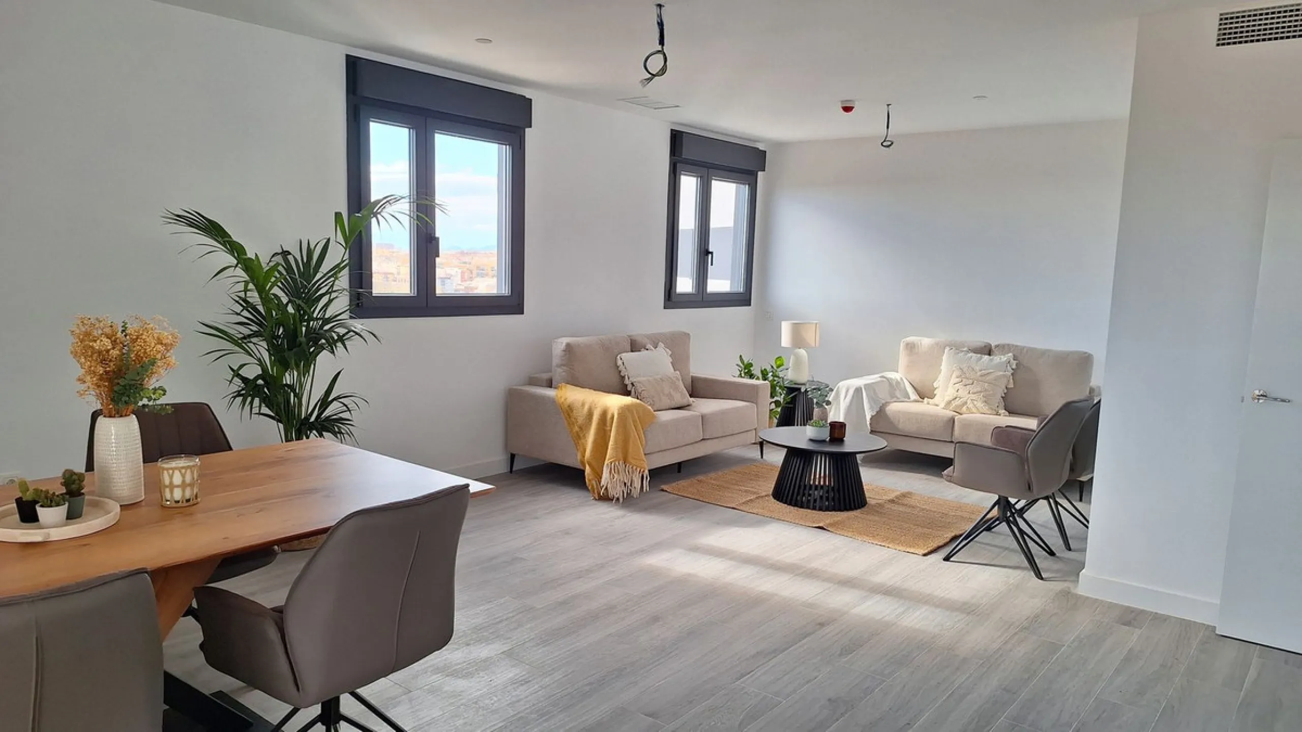 Apartment - Middle Floor Apartment в продаже в Málaga, Málaga. В доме 2 спален и 2 ванных комнат. Площадь дома 112 м²