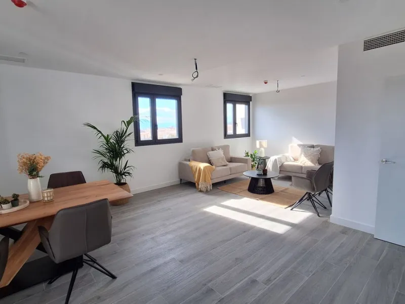 Apartment - Middle Floor Apartment в продаже в Málaga, Málaga. В доме 2 спален и 2 ванных комнат. Площадь дома 112 м²