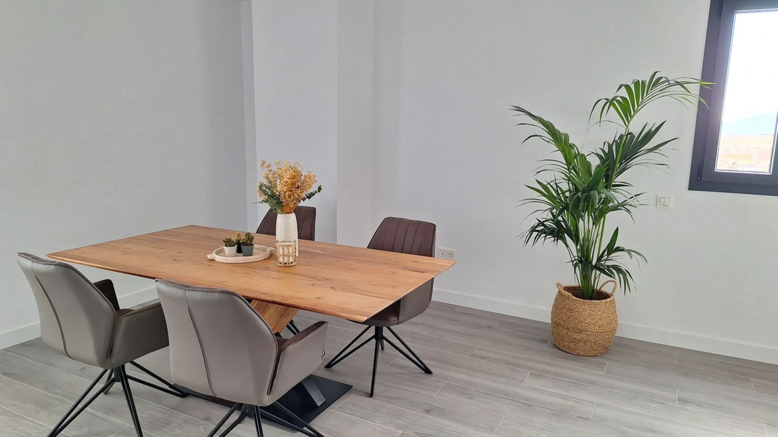 Apartment - Middle Floor Apartment в продаже в Málaga, Málaga. В доме 2 спален и 2 ванных комнат. Площадь дома 112 м²
