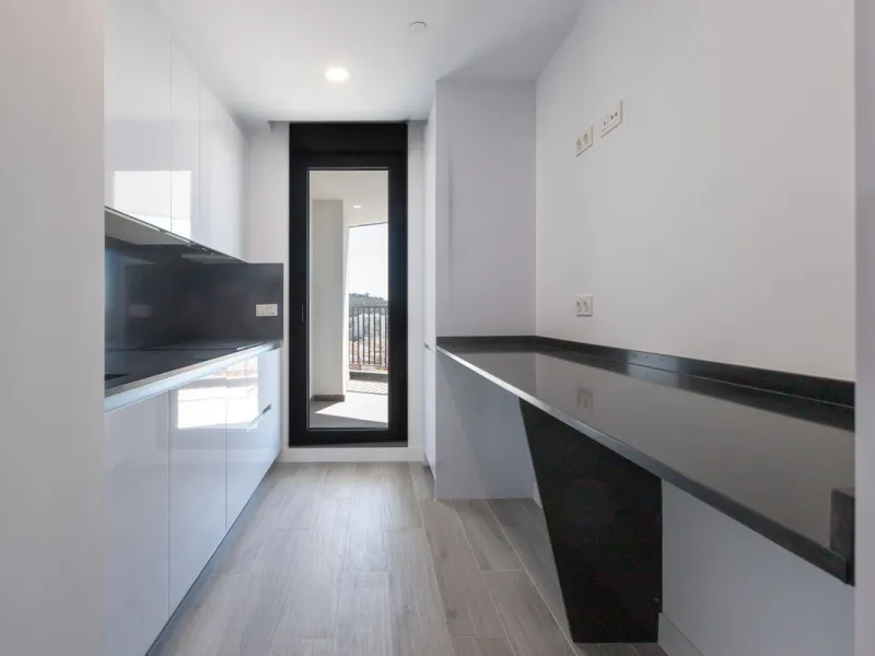 Apartment - Middle Floor Apartment в продаже в Málaga, Málaga. В доме 2 спален и 2 ванных комнат. Площадь дома 112 м²