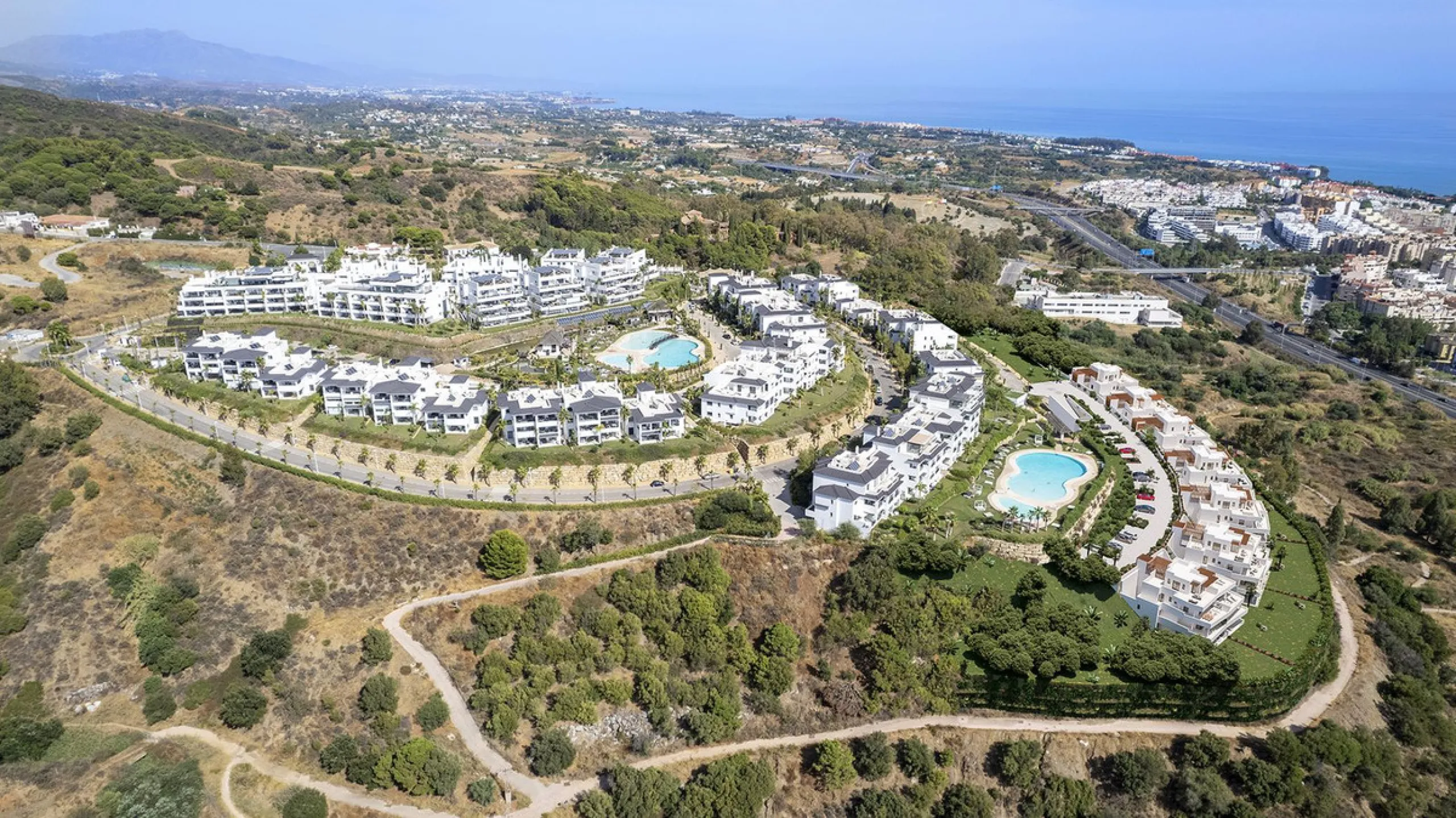Apartment - Middle Floor Apartment в продаже в Estepona, Málaga. В доме 2 спален и 2 ванных комнат. Площадь дома 138 м²