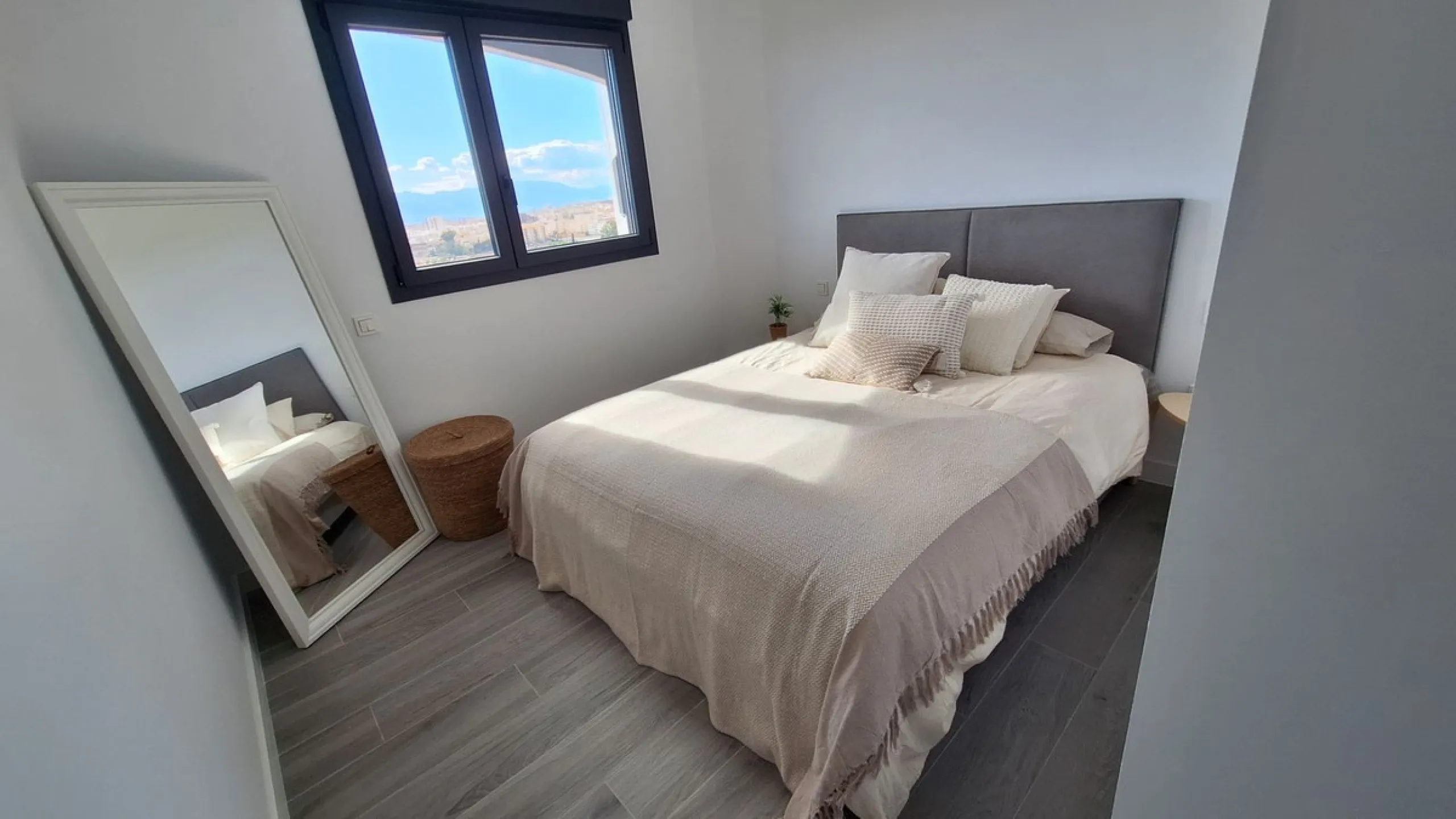 Apartment - Middle Floor Apartment в продаже в Málaga, Málaga. В доме 2 спален и 2 ванных комнат. Площадь дома 112 м²