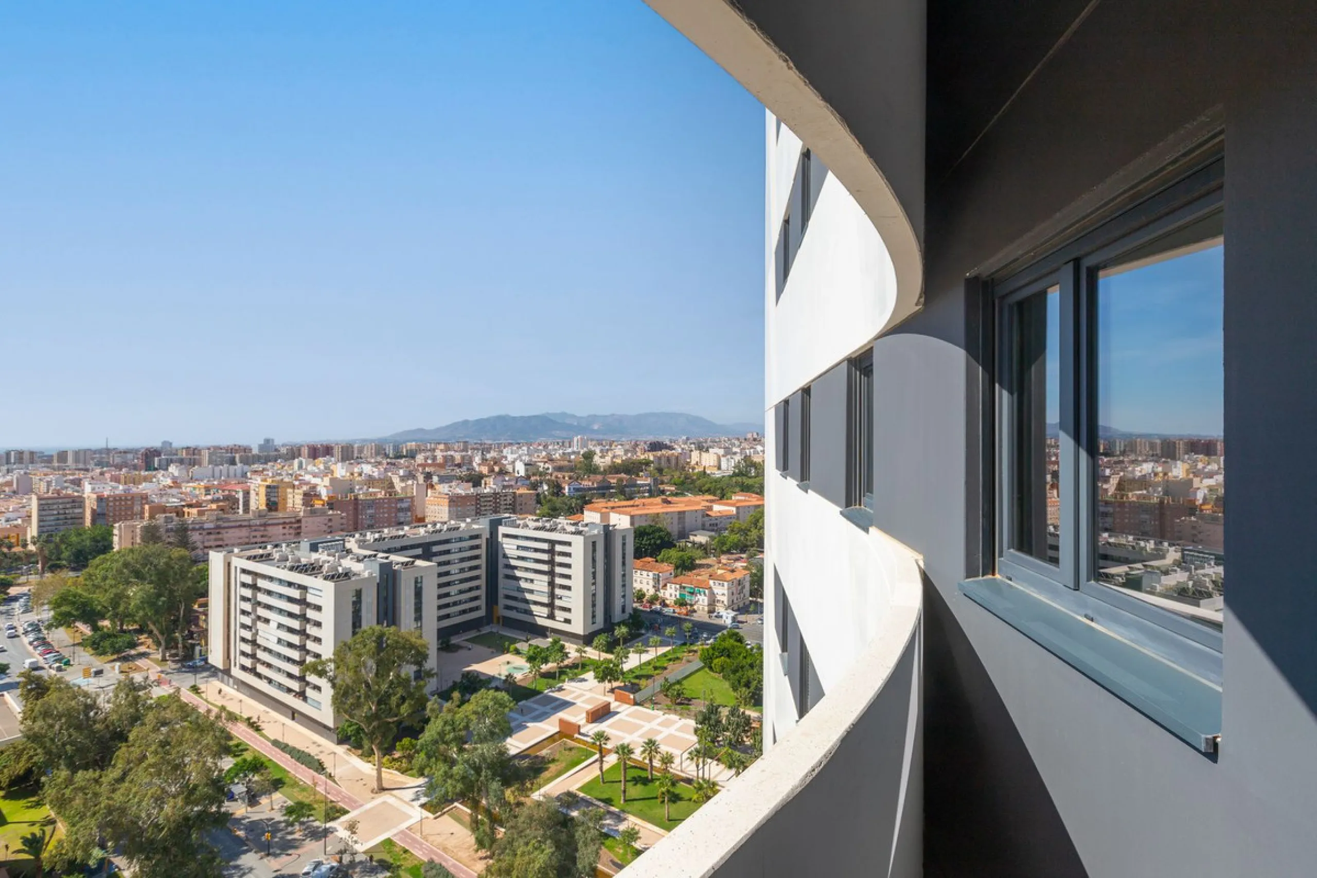Apartment - Middle Floor Apartment в продаже в Málaga, Málaga. В доме 2 спален и 2 ванных комнат. Площадь дома 112 м²