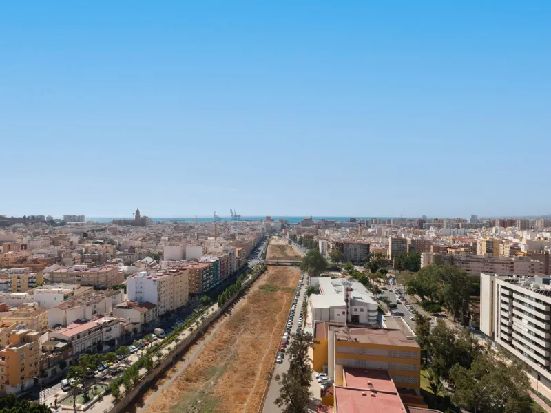 Apartment - Middle Floor Apartment в продаже в Málaga, Málaga. В доме 2 спален и 2 ванных комнат. Площадь дома 112 м²