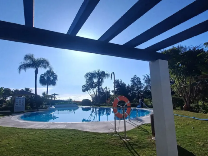 Here we have a fabulous two-bedroom, two-bathroom apartment front line golf in Gran Calanova Golf, overlooking Calanova Golf Course. Boasting stunning panoramic views over the fairways, mountains, and down to the coast, this property offers a perfect blen