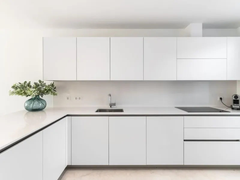 Stunning development of 24 townhouses, is located in the exclusive residential area in Río Real and right next to one of the best golf courses, the exclusive Rio Real Golf and Hotel and all its facilities, close to the beach, the sea and the lovely center