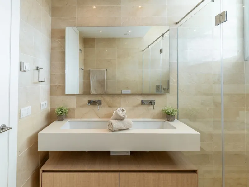 Stunning development of 24 townhouses, is located in the exclusive residential area in Río Real and right next to one of the best golf courses, the exclusive Rio Real Golf and Hotel and all its facilities, close to the beach, the sea and the lovely center