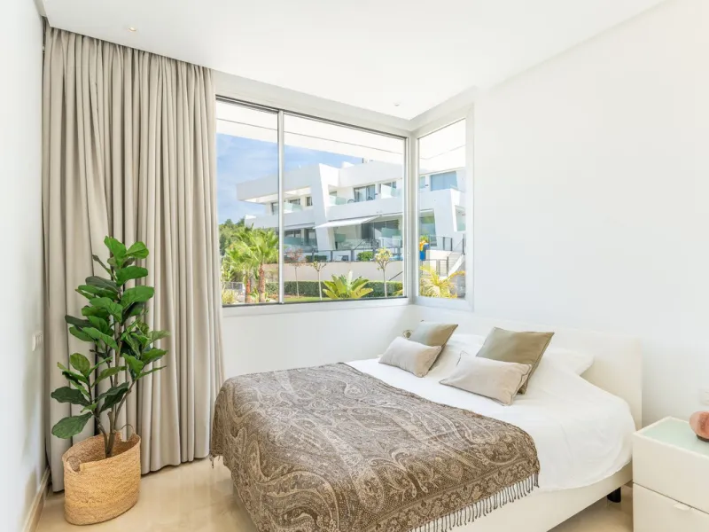 Stunning development of 24 townhouses, is located in the exclusive residential area in Río Real and right next to one of the best golf courses, the exclusive Rio Real Golf and Hotel and all its facilities, close to the beach, the sea and the lovely center