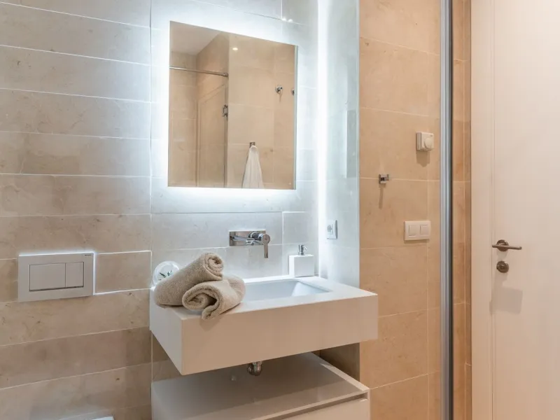 Stunning development of 24 townhouses, is located in the exclusive residential area in Río Real and right next to one of the best golf courses, the exclusive Rio Real Golf and Hotel and all its facilities, close to the beach, the sea and the lovely center