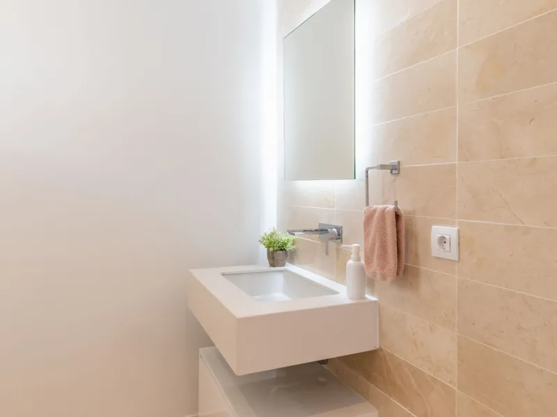 Stunning development of 24 townhouses, is located in the exclusive residential area in Río Real and right next to one of the best golf courses, the exclusive Rio Real Golf and Hotel and all its facilities, close to the beach, the sea and the lovely center
