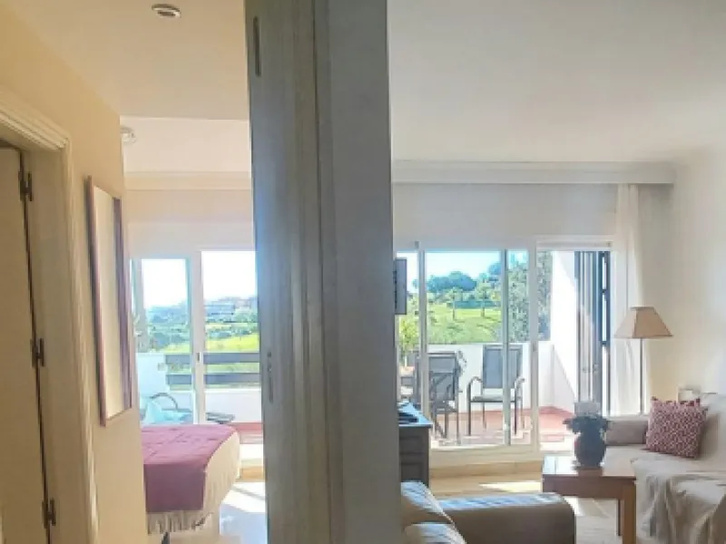 Here we have a fabulous two-bedroom, two-bathroom apartment front line golf in Gran Calanova Golf, overlooking Calanova Golf Course. Boasting stunning panoramic views over the fairways, mountains, and down to the coast, this property offers a perfect blen