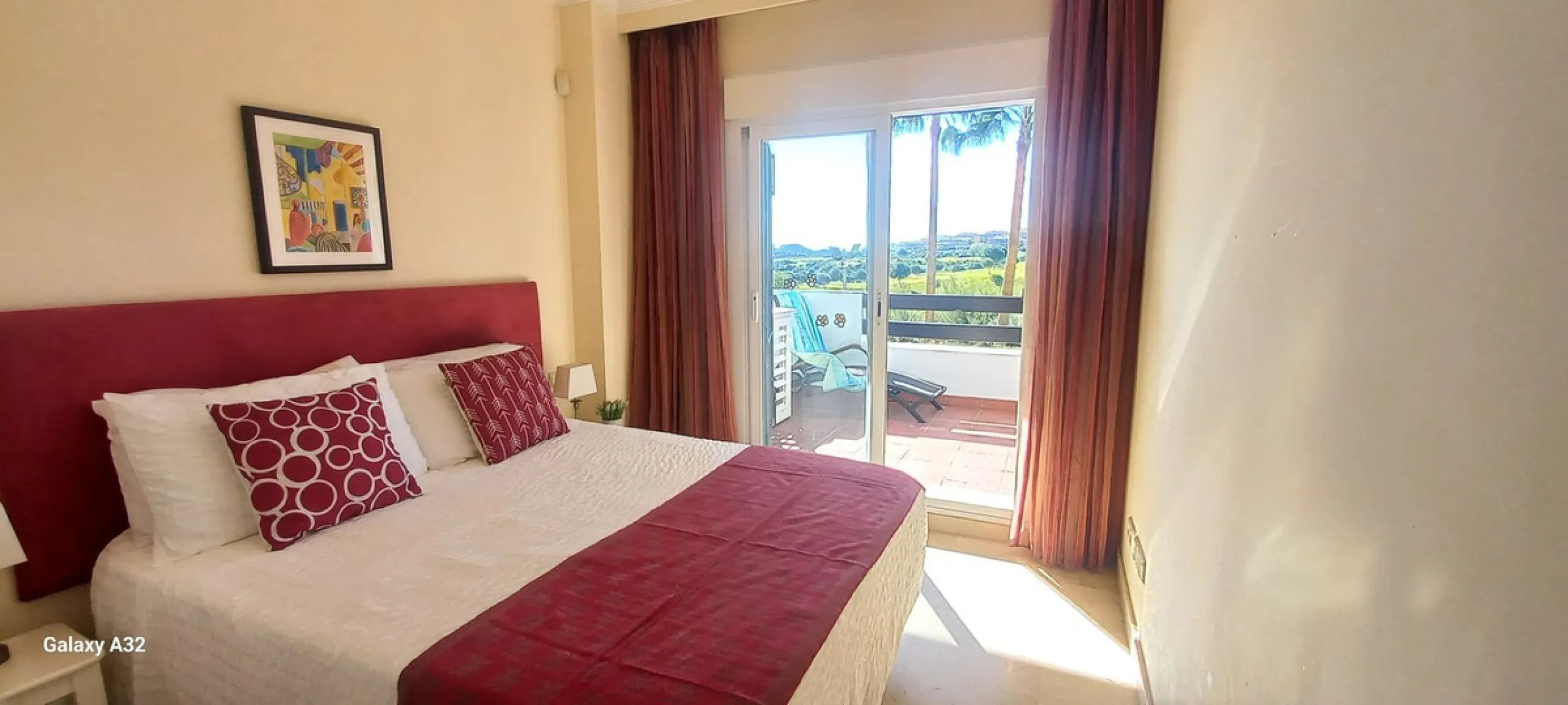 Here we have a fabulous two-bedroom, two-bathroom apartment front line golf in Gran Calanova Golf, overlooking Calanova Golf Course. Boasting stunning panoramic views over the fairways, mountains, and down to the coast, this property offers a perfect blen