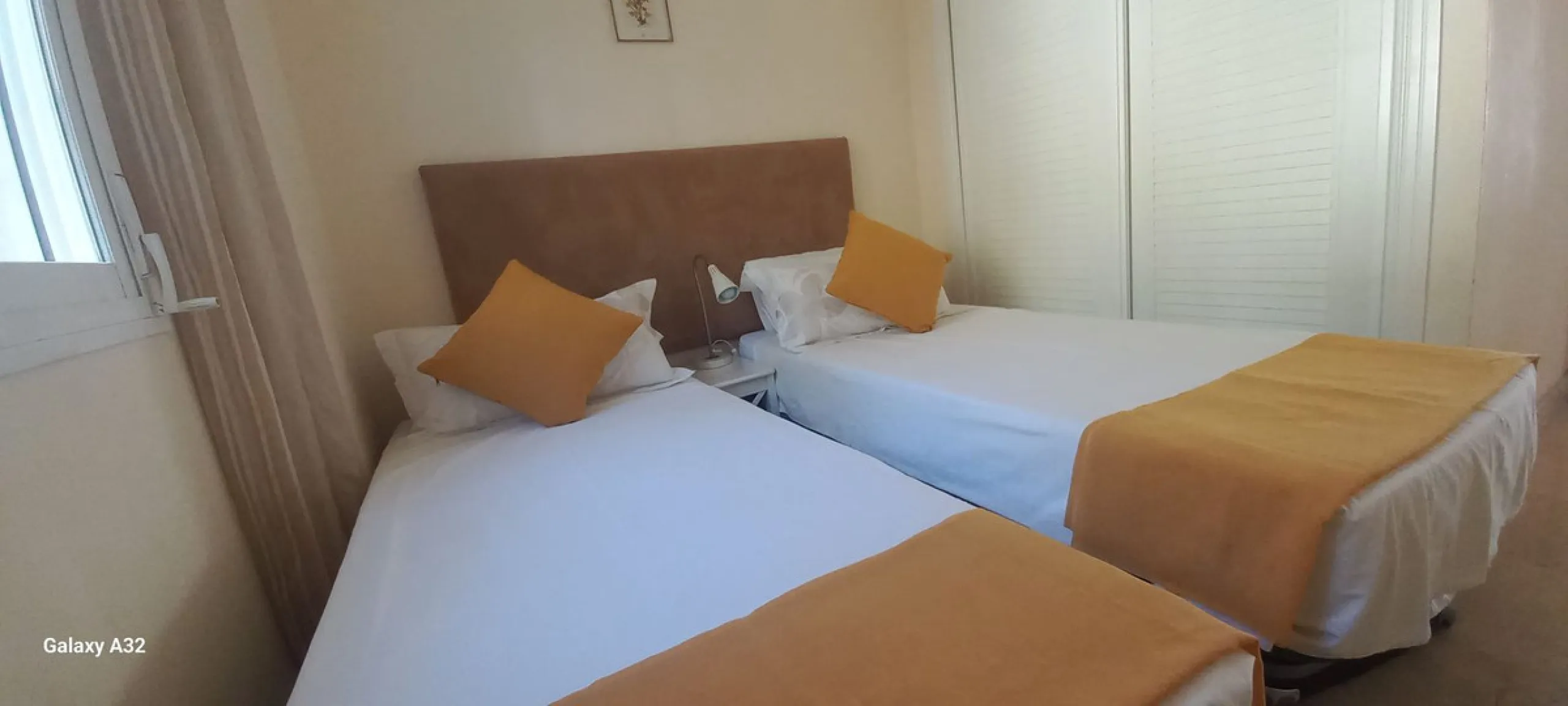Here we have a fabulous two-bedroom, two-bathroom apartment front line golf in Gran Calanova Golf, overlooking Calanova Golf Course. Boasting stunning panoramic views over the fairways, mountains, and down to the coast, this property offers a perfect blen