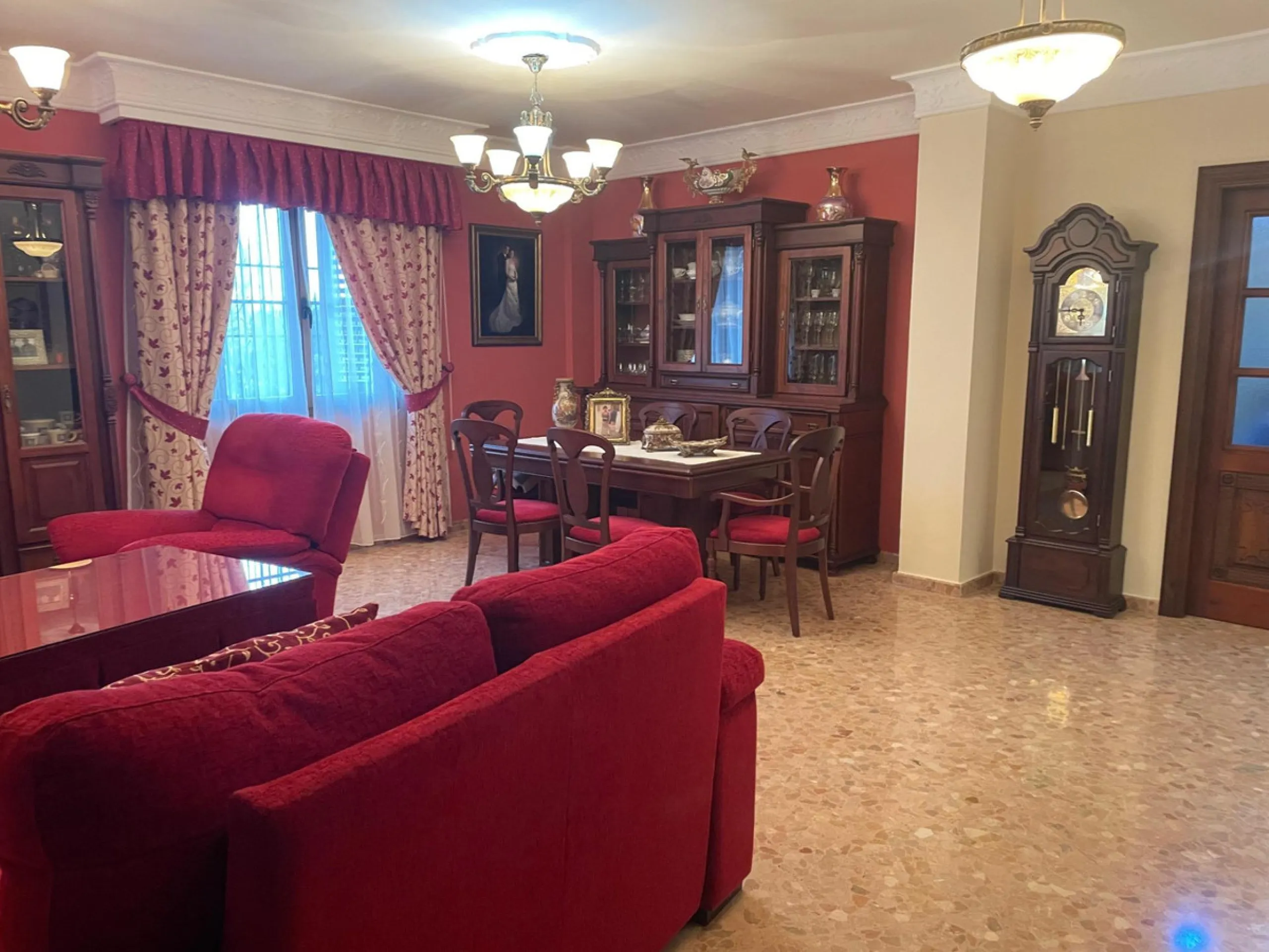 House - Detached Villa в продаже в Villanueva De La Concepcion, Málaga. В доме 7 спален и 6 ванных комнат. Площадь дома 512 м². Площадь участка 216 м²