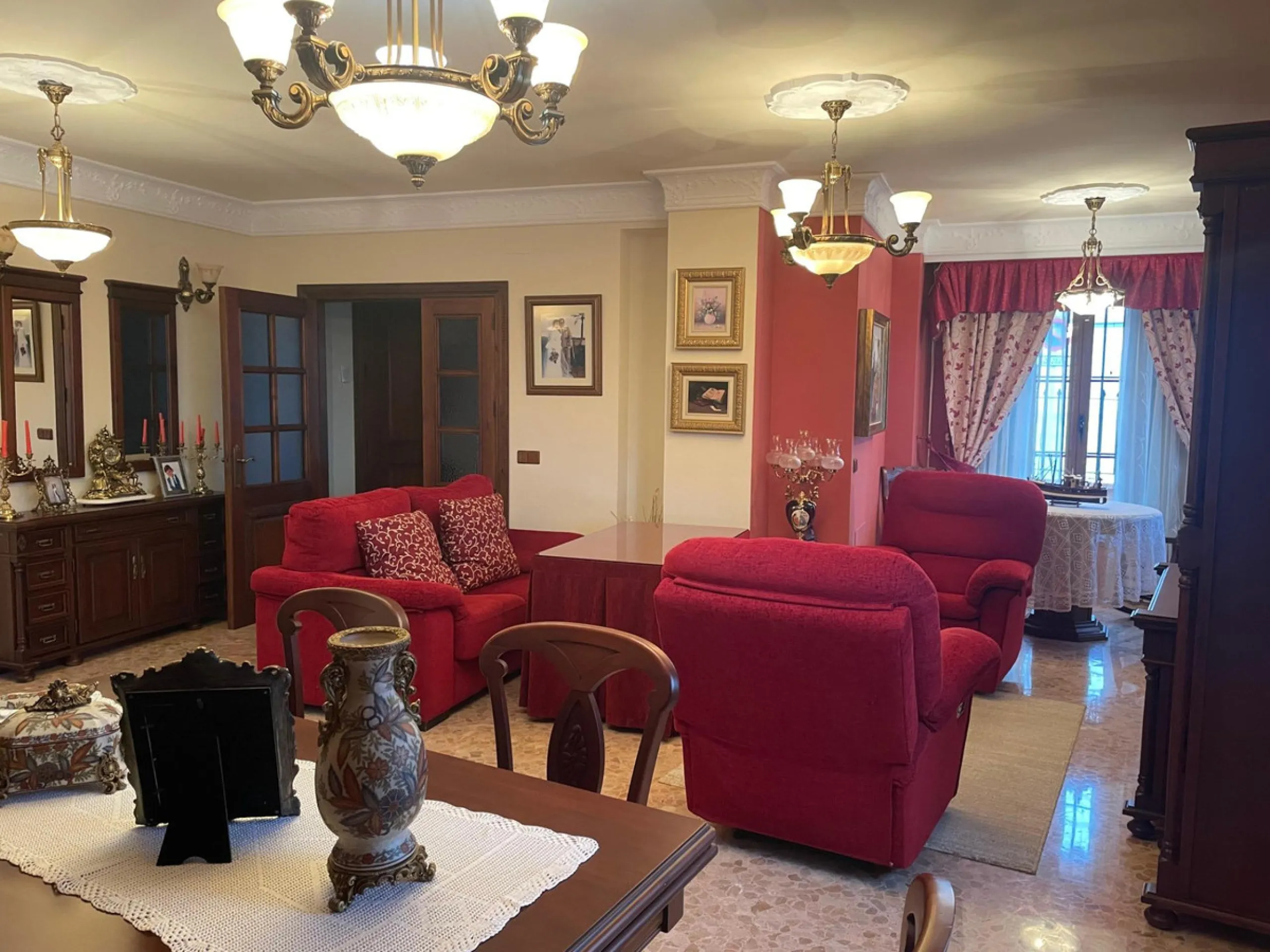 House - Detached Villa в продаже в Villanueva De La Concepcion, Málaga. В доме 7 спален и 6 ванных комнат. Площадь дома 512 м². Площадь участка 216 м²