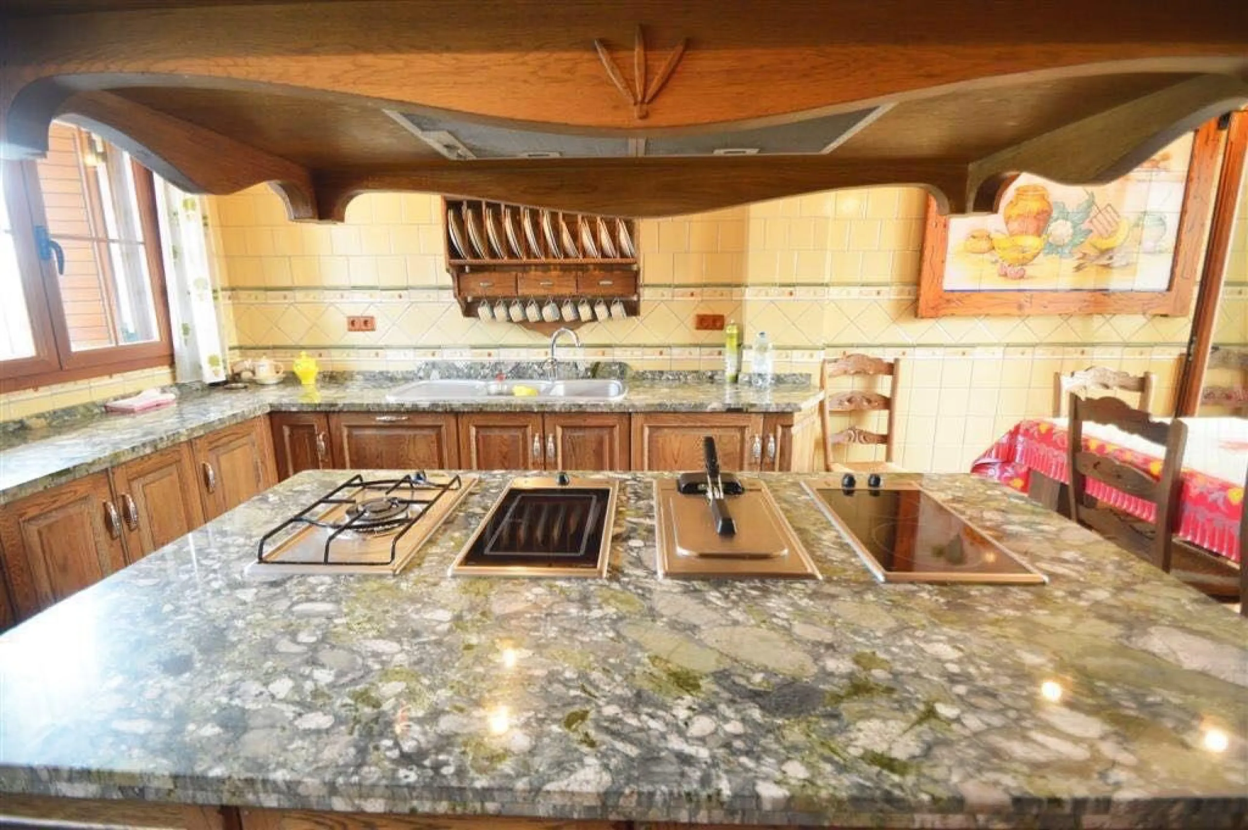 House - Detached Villa в продаже в Villanueva De La Concepcion, Málaga. В доме 7 спален и 6 ванных комнат. Площадь дома 512 м². Площадь участка 216 м²