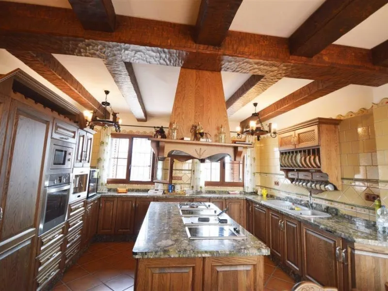 House - Detached Villa в продаже в Villanueva De La Concepcion, Málaga. В доме 7 спален и 6 ванных комнат. Площадь дома 512 м². Площадь участка 216 м²