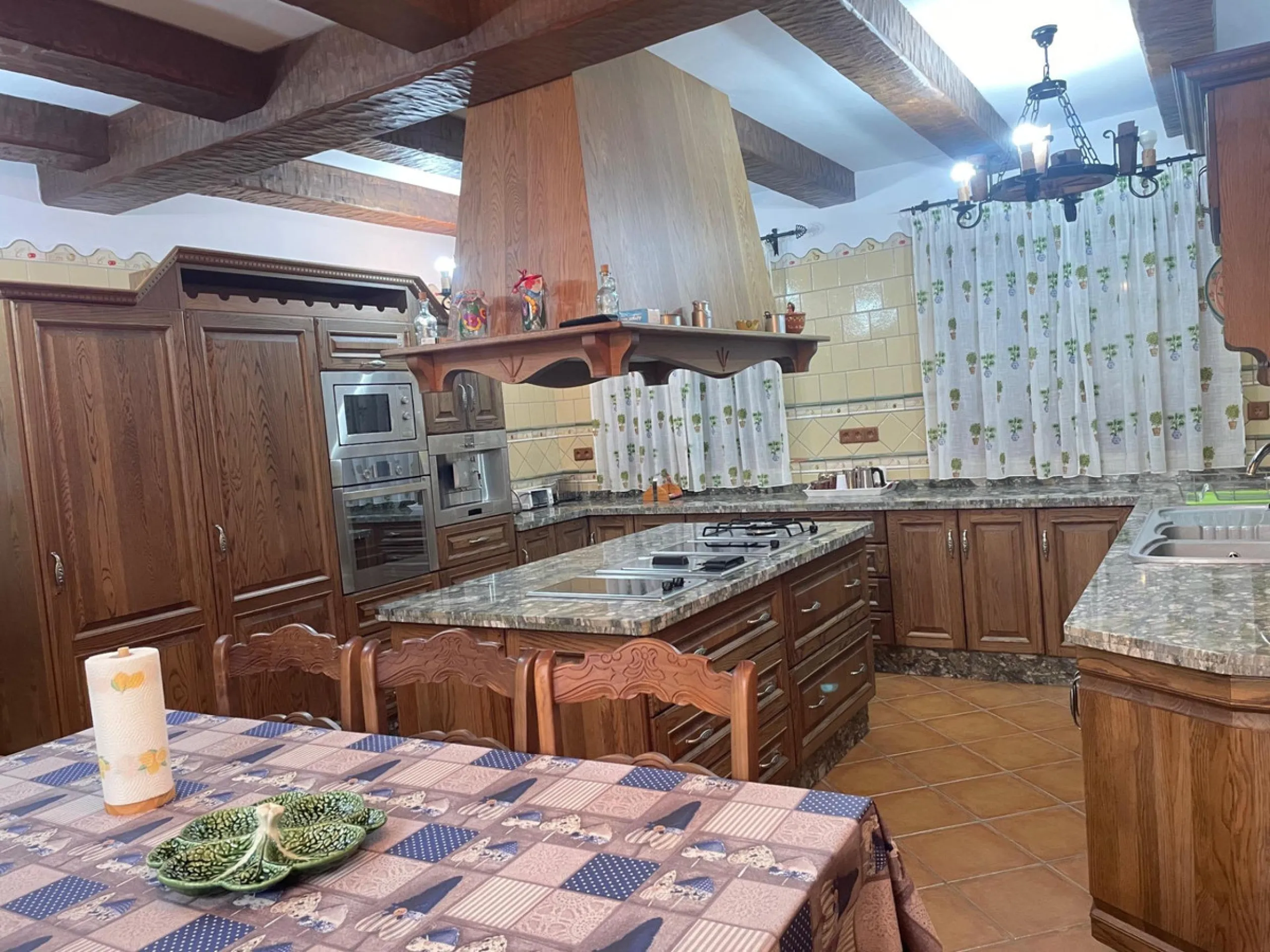 House - Detached Villa в продаже в Villanueva De La Concepcion, Málaga. В доме 7 спален и 6 ванных комнат. Площадь дома 512 м². Площадь участка 216 м²