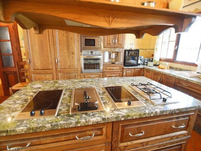House - Detached Villa в продаже в Villanueva De La Concepcion, Málaga. В доме 7 спален и 6 ванных комнат. Площадь дома 512 м². Площадь участка 216 м²