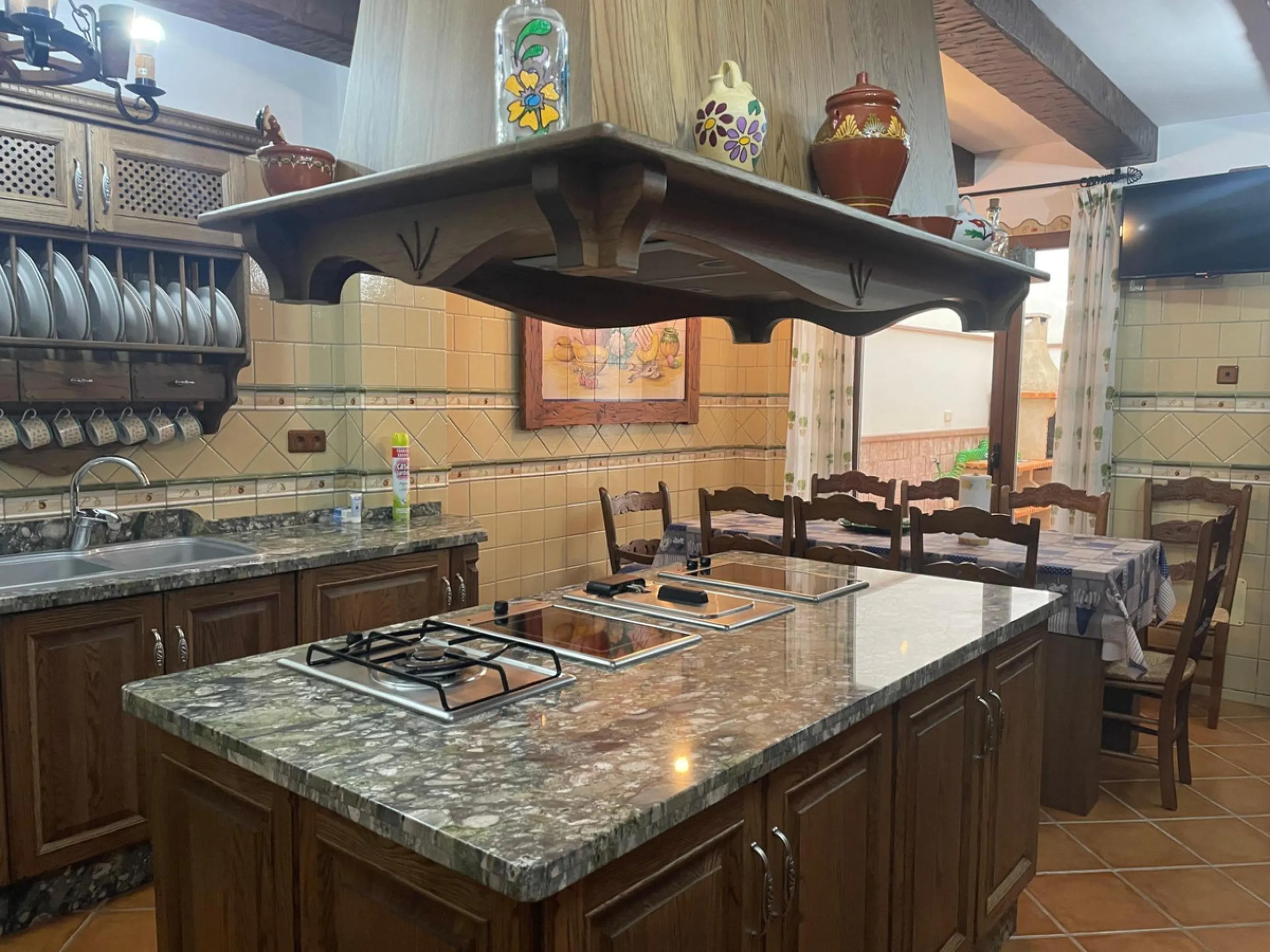House - Detached Villa в продаже в Villanueva De La Concepcion, Málaga. В доме 7 спален и 6 ванных комнат. Площадь дома 512 м². Площадь участка 216 м²