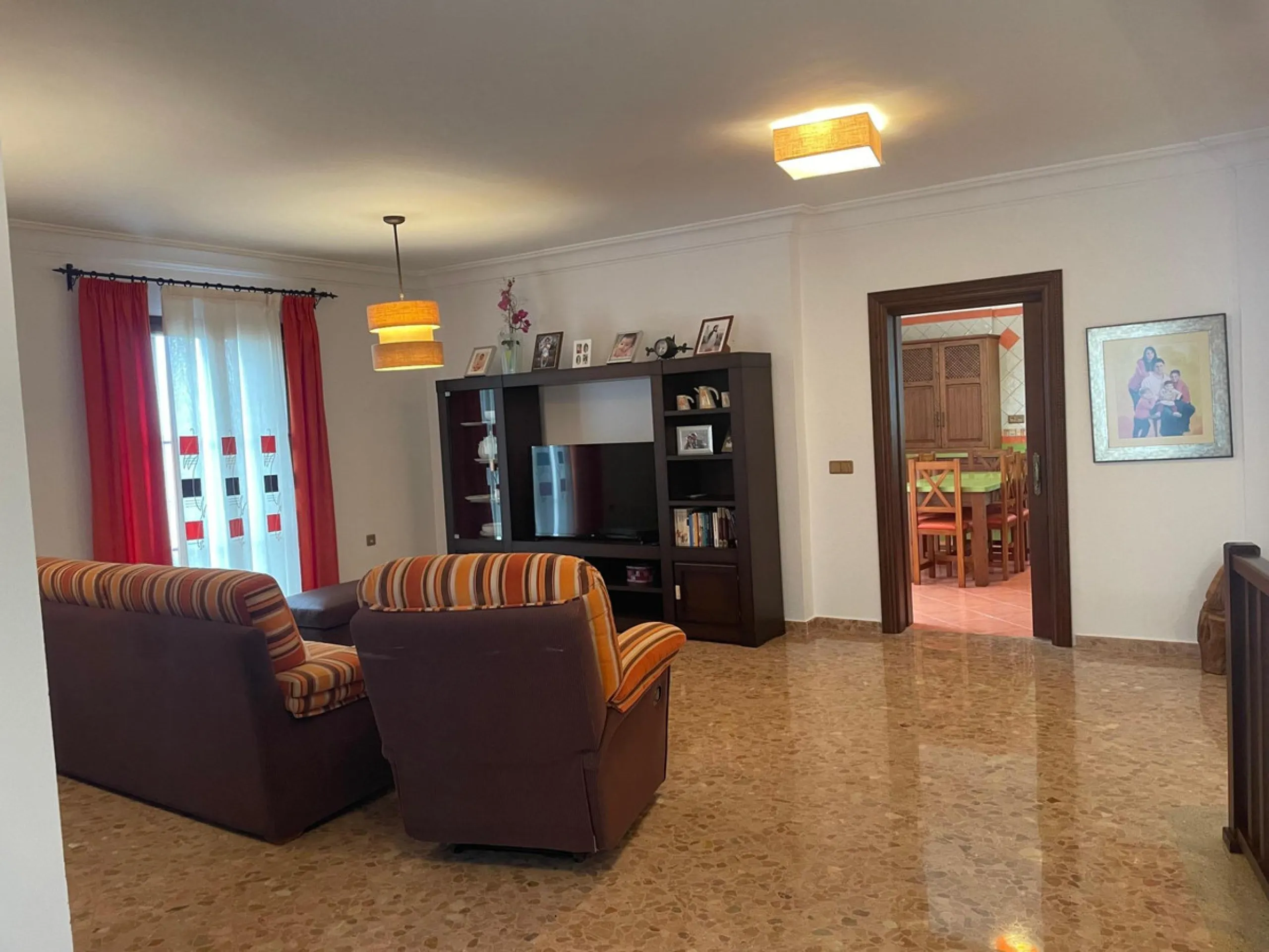 House - Detached Villa в продаже в Villanueva De La Concepcion, Málaga. В доме 7 спален и 6 ванных комнат. Площадь дома 512 м². Площадь участка 216 м²