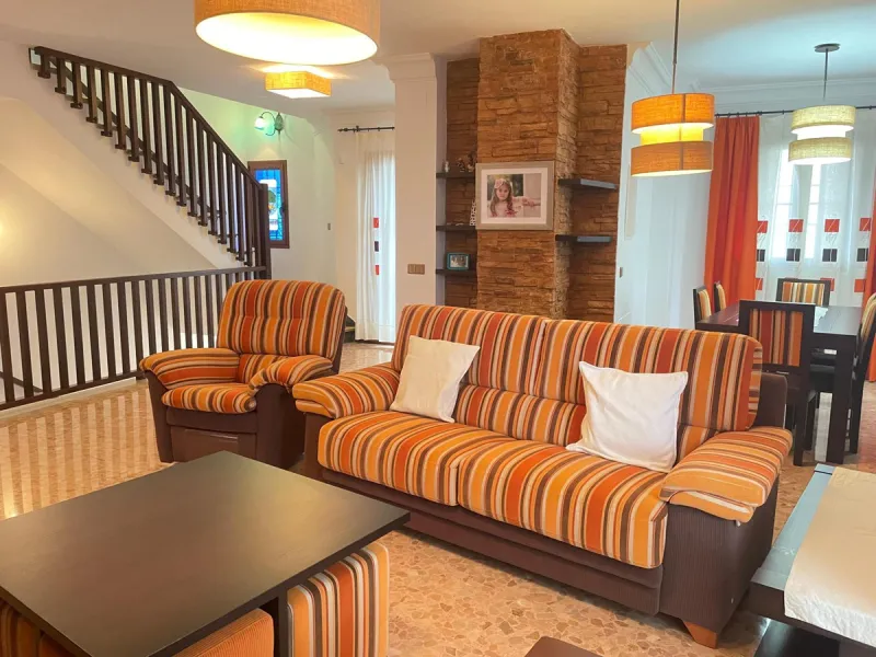 House - Detached Villa в продаже в Villanueva De La Concepcion, Málaga. В доме 7 спален и 6 ванных комнат. Площадь дома 512 м². Площадь участка 216 м²