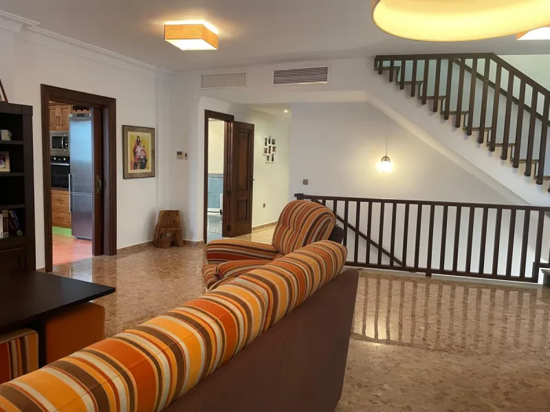 House - Detached Villa в продаже в Villanueva De La Concepcion, Málaga. В доме 7 спален и 6 ванных комнат. Площадь дома 512 м². Площадь участка 216 м²