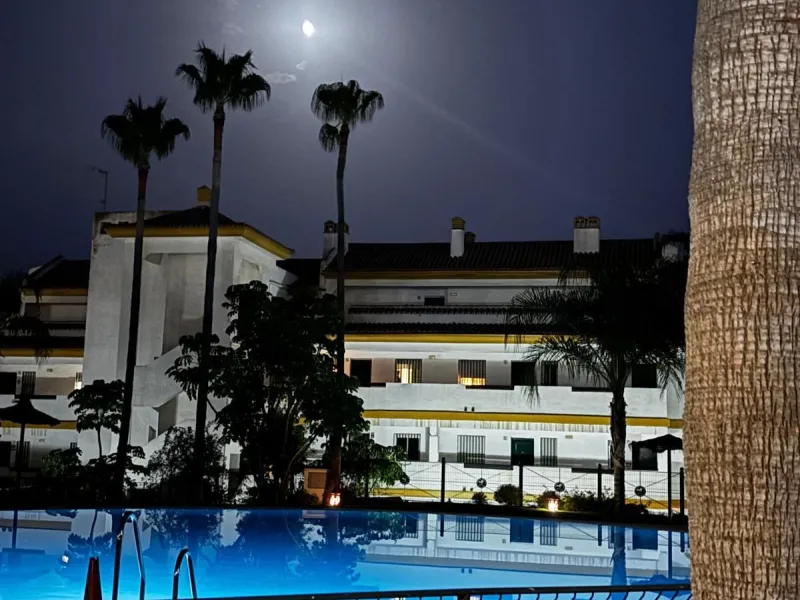 Here we have a fabulous two-bedroom, two-bathroom apartment front line golf in Gran Calanova Golf, overlooking Calanova Golf Course. Boasting stunning panoramic views over the fairways, mountains, and down to the coast, this property offers a perfect blen
