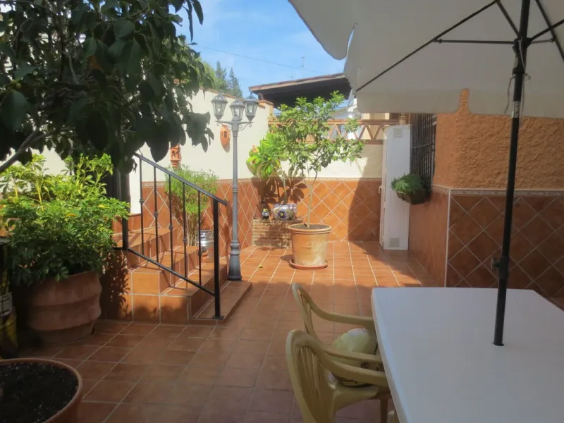 Fantastic semi-detached single-family home in the lower part of the El Coto Urbanization.