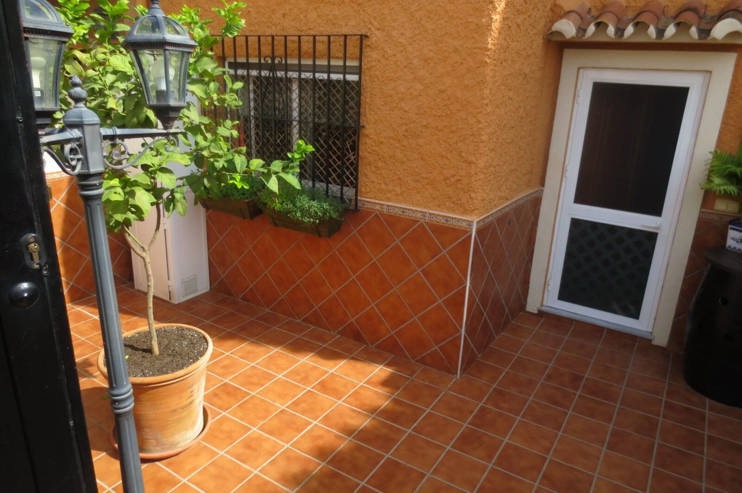 Fantastic semi-detached single-family home in the lower part of the El Coto Urbanization.