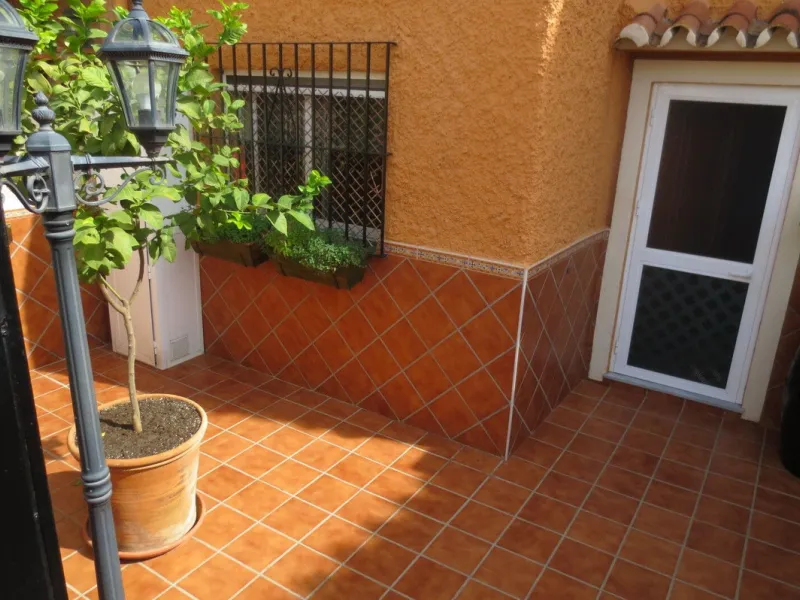 Fantastic semi-detached single-family home in the lower part of the El Coto Urbanization.