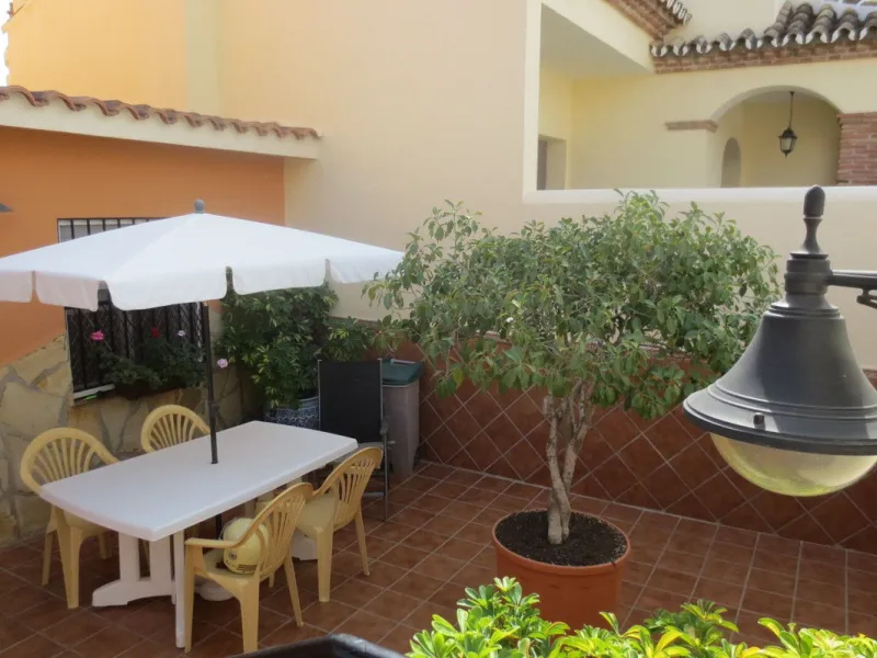 Fantastic semi-detached single-family home in the lower part of the El Coto Urbanization.